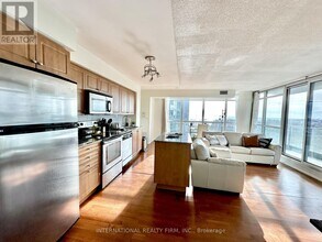 209-1209 Fort York Blvd in Toronto, ON - Building Photo - Building Photo
