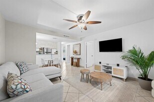 1000 SE 15th St in Fort Lauderdale, FL - Building Photo