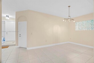 2010 NW 99th Ter in Pembroke Pines, FL - Building Photo - Building Photo