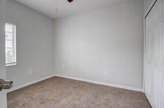 9523 Newdale Way-Unit -APT 102 in Riverview, FL - Building Photo - Building Photo