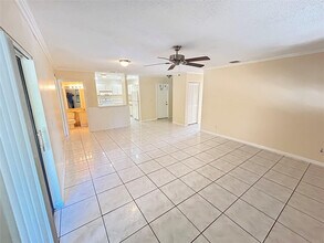 3571 NW 94th Ave in Sunrise, FL - Building Photo - Building Photo