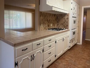 515 Melrose Ct in Tehachapi, CA - Building Photo - Building Photo