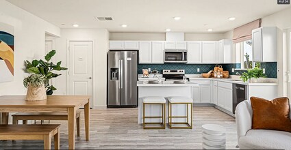 7008 Lone Sycamore St in Roseville, CA - Building Photo - Building Photo