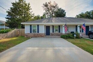 8154 Lawton St in Pensacola, FL - Building Photo