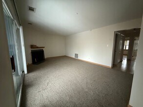 2001 Ammer Ridge Ct in Glenview, IL - Building Photo - Building Photo