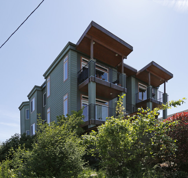 Urban Overlook Condominiums in Portland, OR - Building Photo - Building Photo