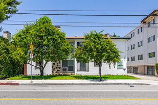 12817 Moorpark St Apartments