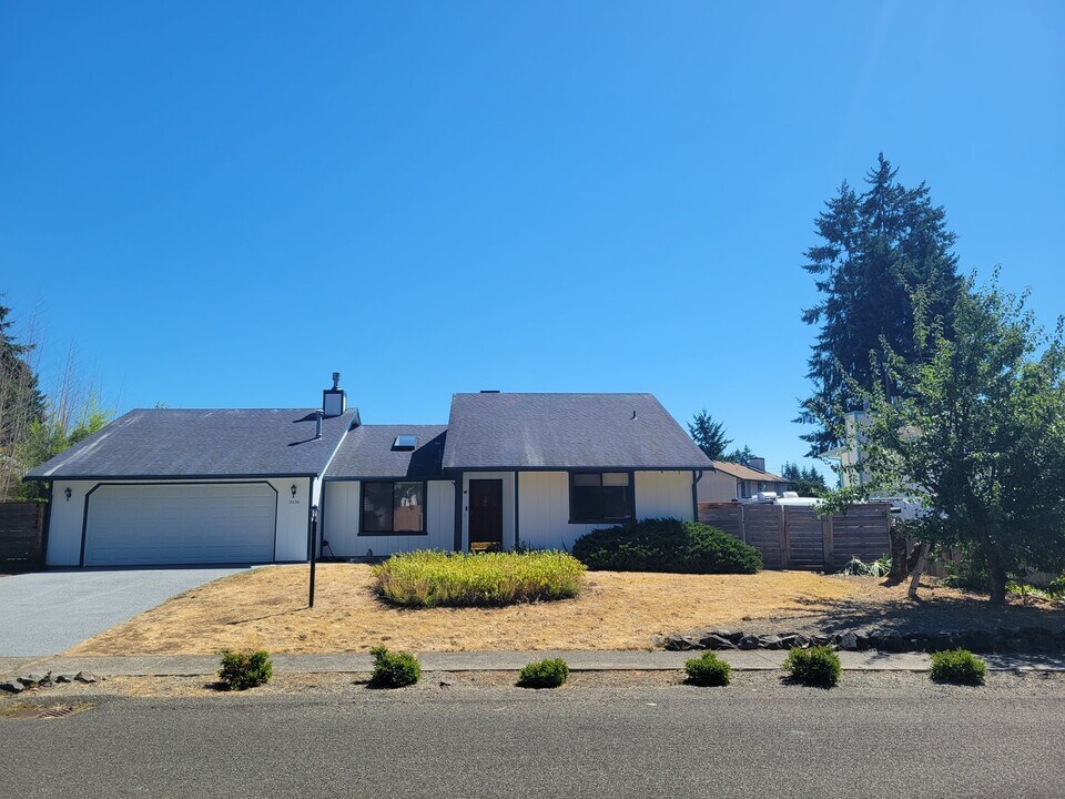 9036 Wendy Dr SE in Olympia, WA - Building Photo