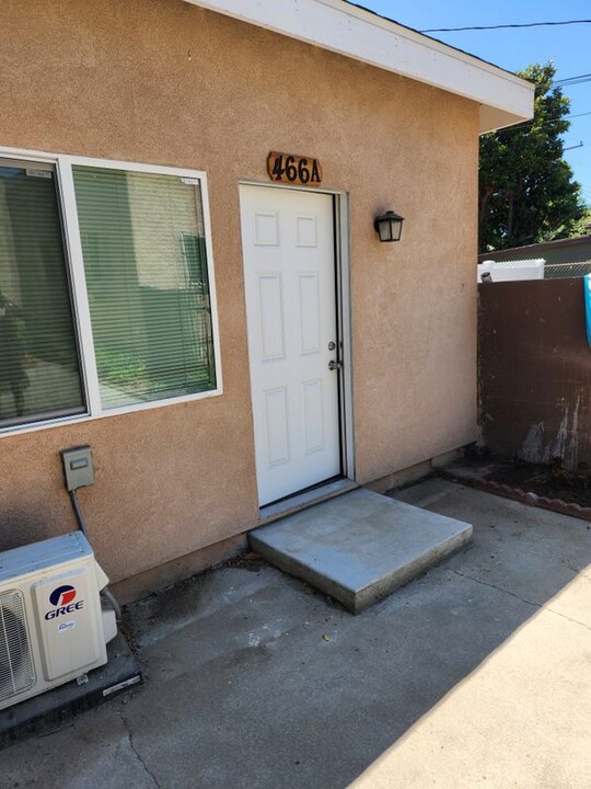 466 E 60th St in Long Beach, CA - Building Photo