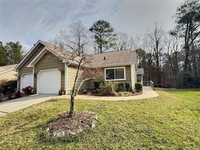 4207 Pin Oak Dr in Durham, NC - Building Photo - Building Photo