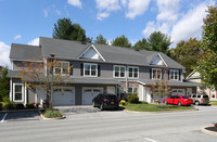 Brookside Meadows Luxury Rental Community in Pleasant Valley, NY - Foto de edificio - Building Photo