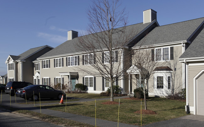 Fairhaven Residential Garden Apartment Homes in Concord, MA - Foto de edificio - Building Photo