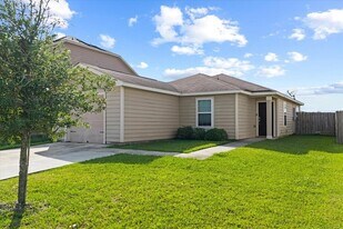 5727 Treasure Cove Rd in Baytown, TX - Building Photo