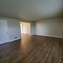 4370-4380 Waverly Dr NE in Albany, OR - Building Photo - Building Photo