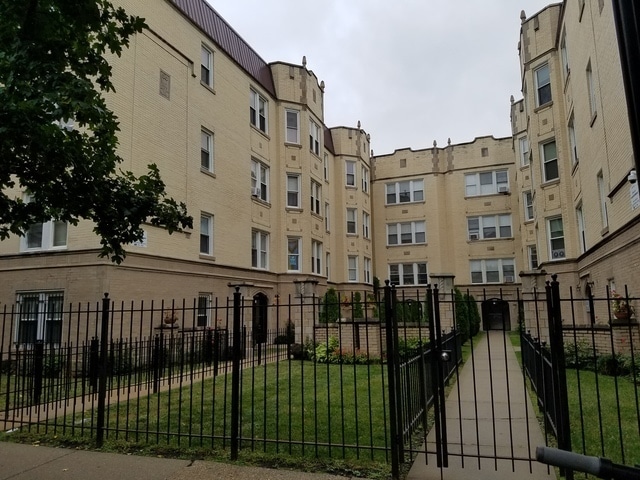 property at 5735 N Kimball Ave
