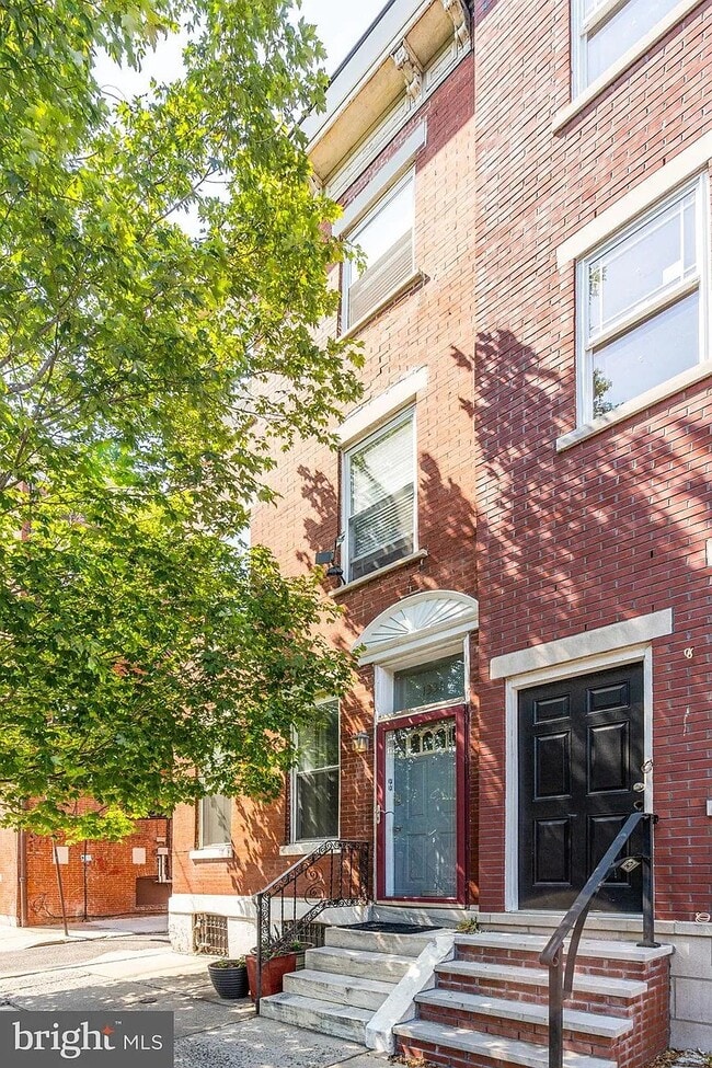 1331 Dickinson St, Unit 1 in Philadelphia, PA - Foto de edificio - Building Photo