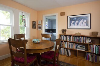 16 Roundwood Rd in Newton, MA - Building Photo - Building Photo