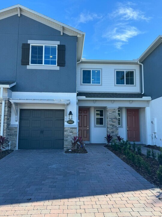 3057 Pilot House Pl in Oviedo, FL - Building Photo