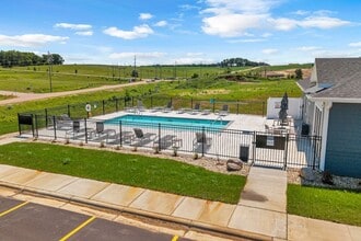 Split Rock Village in Sioux Falls, SD - Building Photo - Building Photo