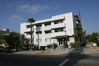 701 S Hobart Blvd in Los Angeles, CA - Building Photo - Building Photo