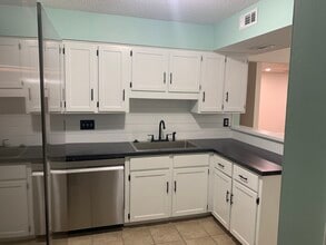 7150 Winery Ln in Charlotte, NC - Building Photo - Building Photo