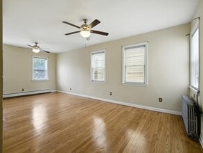 32 Gardner Ave, Unit 201 in Jersey City, NJ - Building Photo - Building Photo