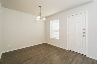 2306 Redlove Dr in San Antonio, TX - Building Photo - Building Photo