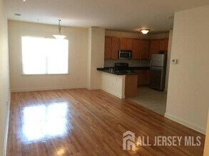 454 Gawron Ct in Sayreville, NJ - Building Photo - Building Photo