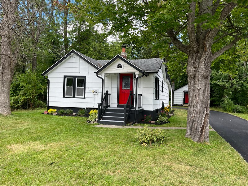 307 Church St in North Syracuse, NY - Building Photo