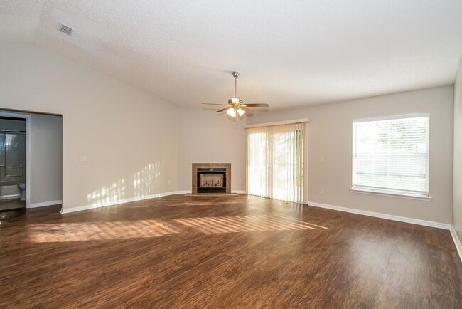 11533 Twin Oaks Trail in Jacksonville, FL - Foto de edificio - Building Photo