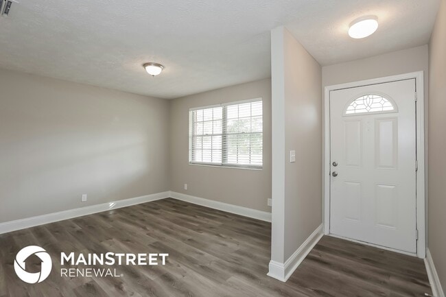 7421 Deepwood Dr N in Jacksonville, FL - Foto de edificio - Building Photo