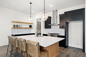 2440 W Iron Coop St in Eagle, ID - Building Photo - Building Photo