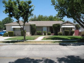3121 W Wyoming Ave in Burbank, CA - Building Photo