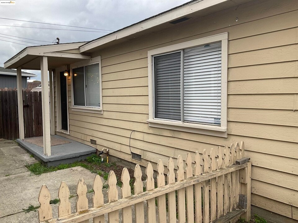 32 O Neil Ct in Oakley, CA - Building Photo