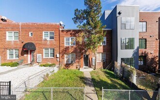 905 19th St NE in Washington, DC - Building Photo