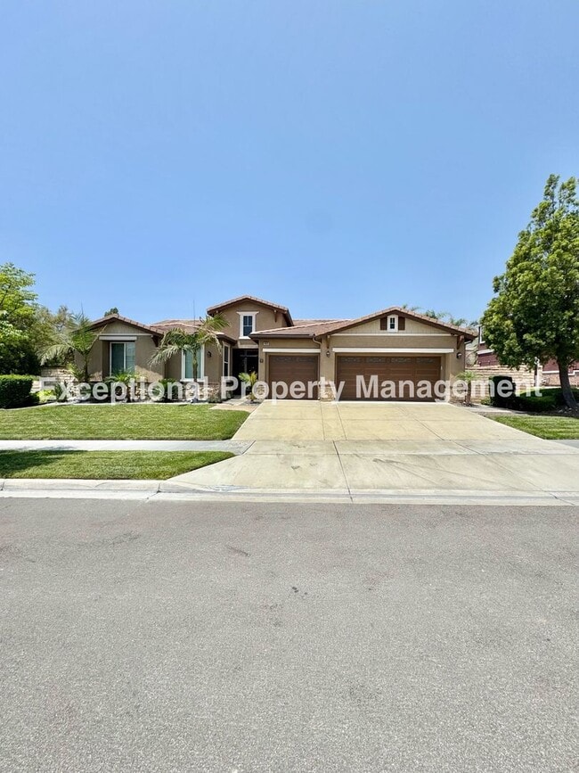 property at 4804 Ravenwood Ct