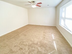 Southwinds East in Springfield, MO - Building Photo - Building Photo