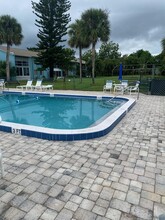 2440 SE Ocean Blvd in Stuart, FL - Building Photo - Building Photo