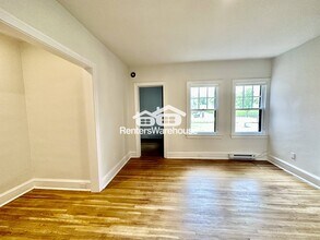 2225 Grand Ave in Des Moines, IA - Building Photo - Building Photo