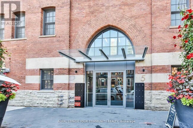 5 St Joseph St in Toronto, ON - Building Photo - Building Photo