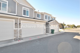 897 Robert Ave in Layton, UT - Building Photo
