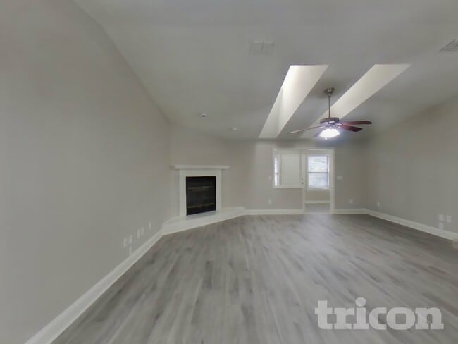 8127 Creedmoor Dr in Jacksonville, FL - Foto de edificio - Building Photo