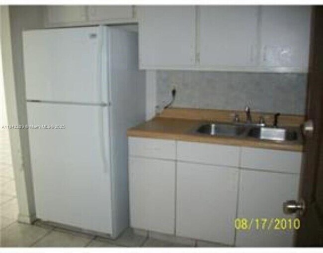 1200 SW 50th Ave in North Lauderdale, FL - Building Photo - Building Photo