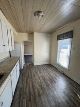 227 Independence Ave in Waterloo, IA - Building Photo - Building Photo