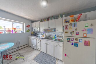 31 Westgate Rd, Unit 5 in Boston College, MA - Foto de edificio - Building Photo