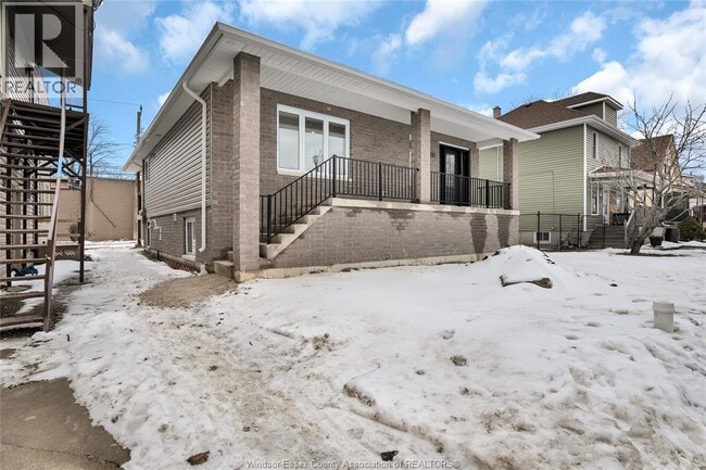 655-655 Stanley St in Windsor, ON - Building Photo - Building Photo