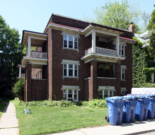 6 Pinewood Ave in Toronto, ON - Building Photo - Primary Photo