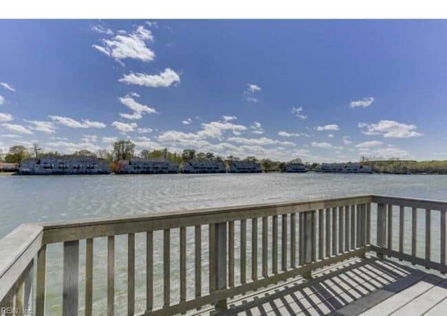 5236 Summer Crescent in Virginia Beach, VA - Building Photo - Building Photo