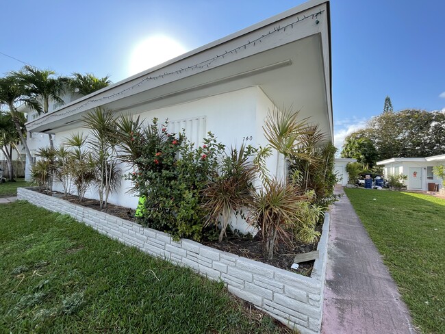 740 83rd St in Miami Beach, FL - Building Photo - Building Photo