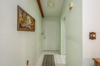 9910 Eagles Point Cir in Port Richey, FL - Building Photo - Building Photo